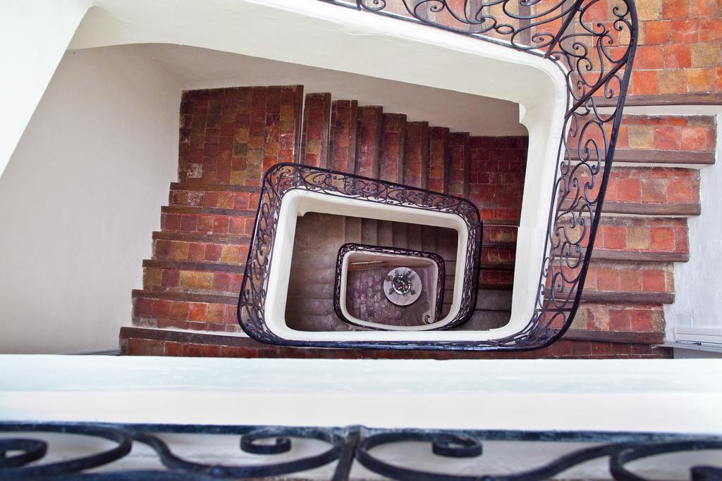 Chambres D'hotes Les Trois Comtes Bed & Breakfast 3*